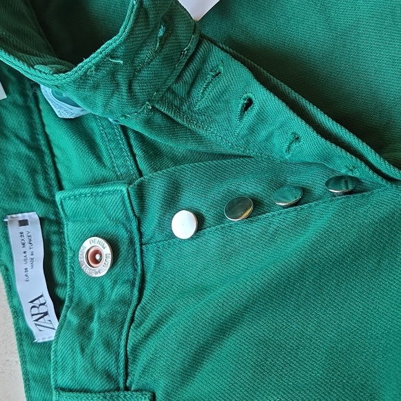 Zara Green Ankle Cropped Jeans with Relaxed Fit - Picture 7 of 7